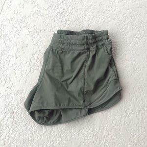 Lululemon army green hotty hot short 2.5
